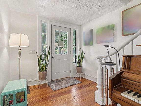 4th image of 620 W Mansion St