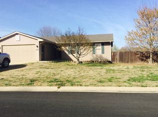 216 Sherman Dr, Gassville, AR 72635