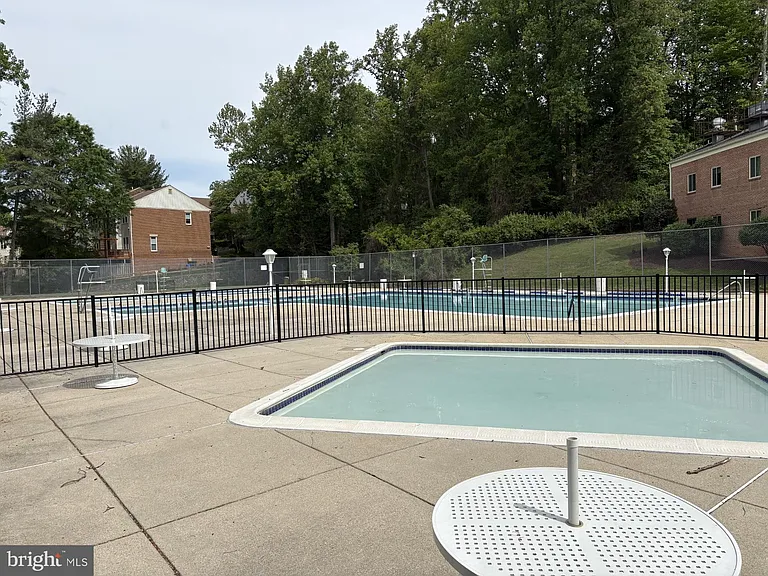 10403 Montrose Ave #201 — Photo 21