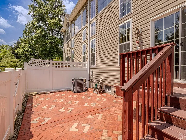 2474 N Canterbury Ln — Photo 22