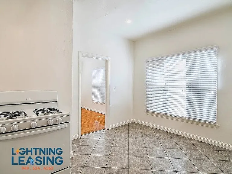 367 N Curson Ave #7 — Photo 7