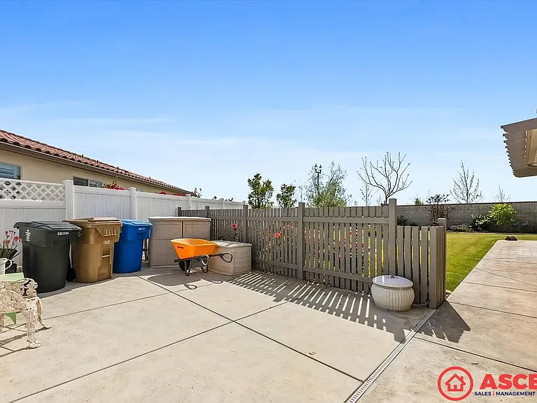14430 Utica Way — Photo 17