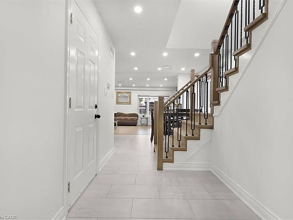 4th image of 22 Indigo St