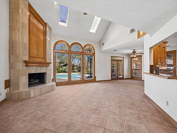 5th image of 1835 Raintree Cir