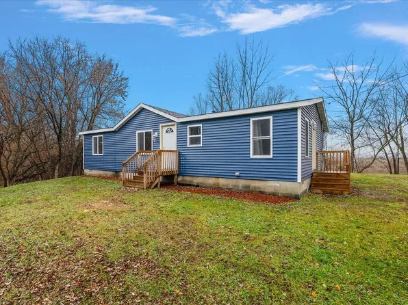 1465 64th St, Fennville, MI 49408