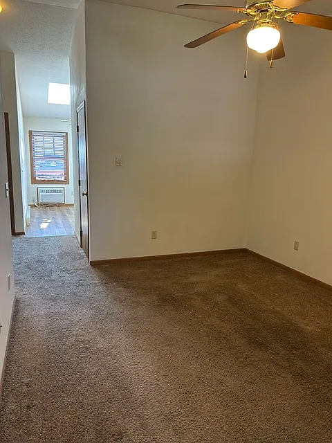 2 bed, $1,100 — Photo 3