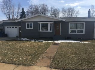 250 Benton St, Dickinson, ND 58601