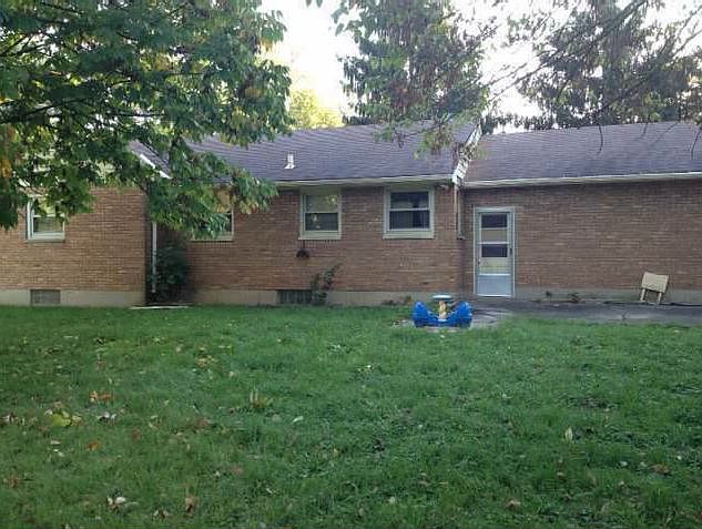2nd image of 4851 Redwood Dr
