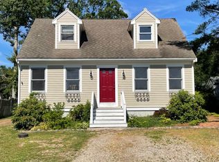 36 Agawam Lake Shore Dr, Wareham, MA 02571