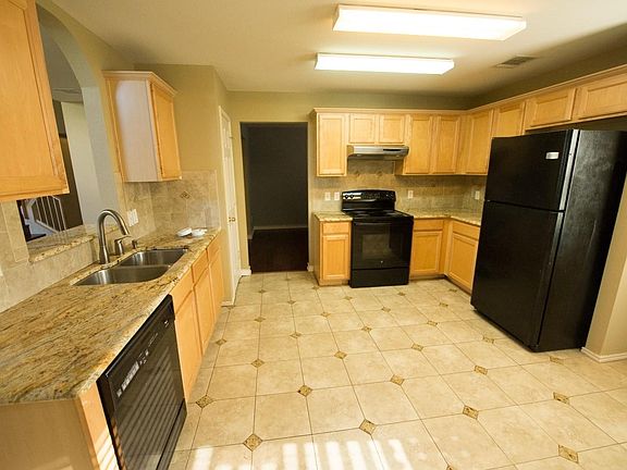 4th image of 2216 Billy Fiske Ln