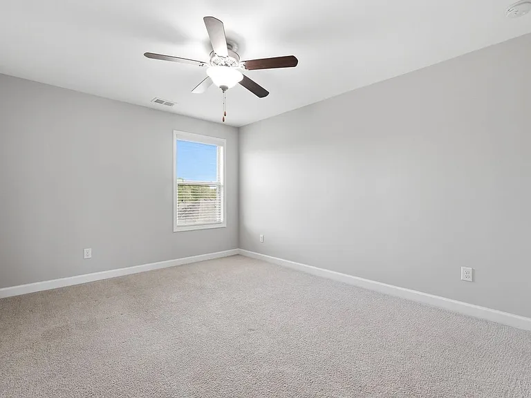 304 Cochin Dr — Photo 16