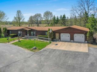 5289 Oak Orchard Rd, Abrams, WI 54101