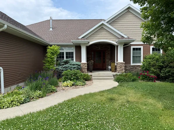 3407 Apollo St, Cedar Falls, IA 50613