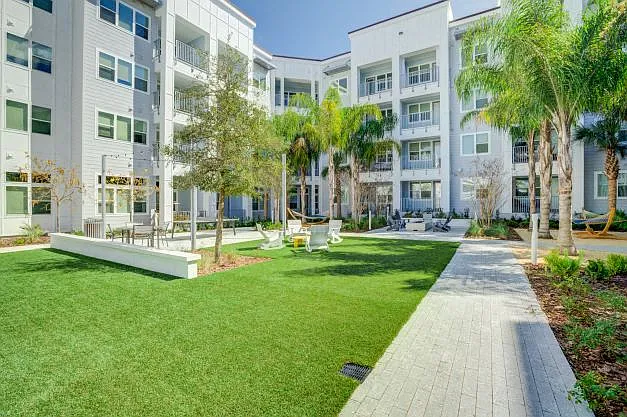 Viridian Reserve Apartments — Photo 15