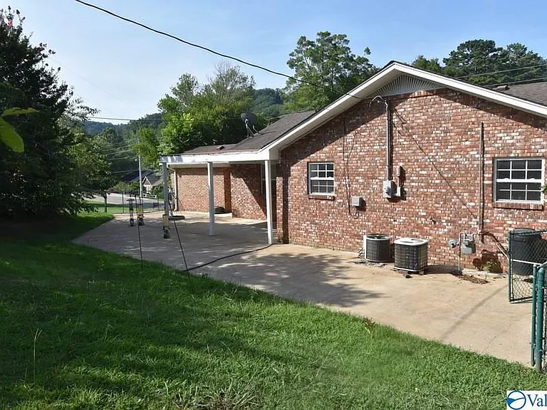 3500 Colonial Dr — Photo 2