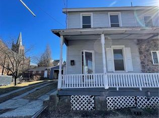 40 E Ridge St, Coaldale, PA 18218