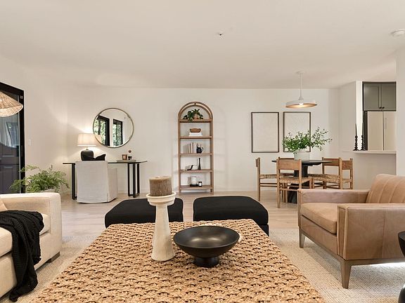 4th image of 12 ASPEN Court