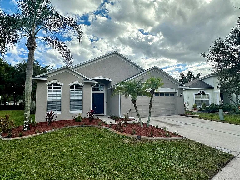 8037 Moccasin Trail Dr — Photo 1
