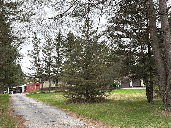 3rd image of 4288 Mortimer Line Rd