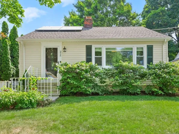 215 Bennett St, Fairfield, CT 06825