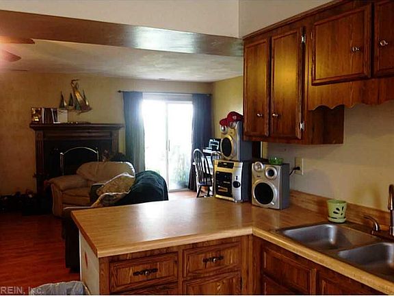 2nd image of 633 Aubrey Dr