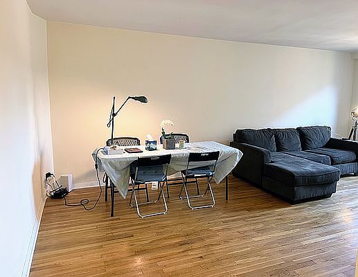 2nd image of 100 Bank St #4X