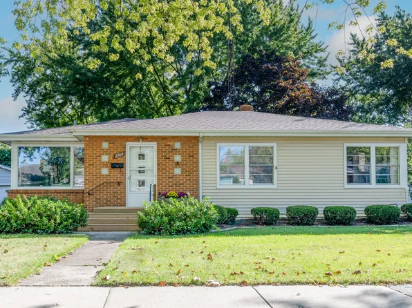 2709 Thayer Dr, Saint Joseph, MI 49085