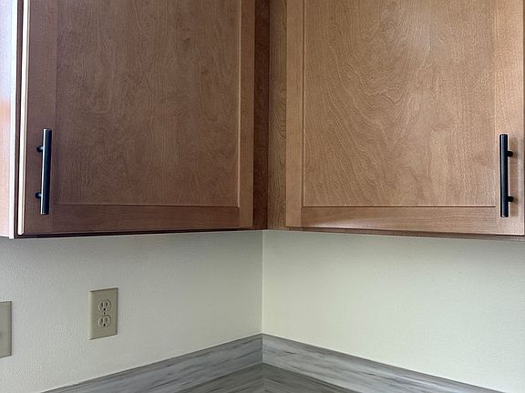 4th image of 850-852 N Oakwood Rd #850