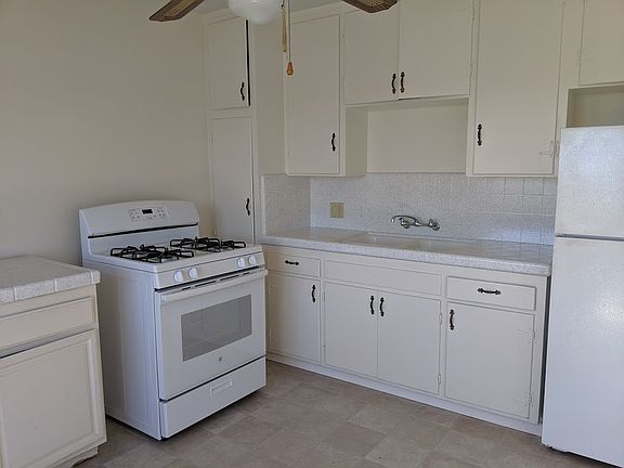 4th image of 4678 1/2 W Point Loma Blvd