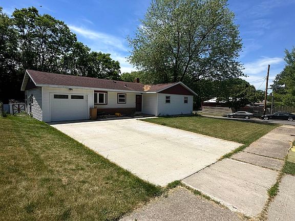 3rd image of 2913 Harriman Ln