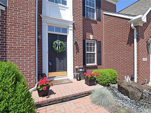 3rd image of 1339 Oakhurst Ct