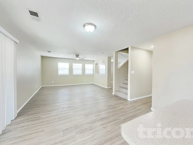 6407 Black Hawk Dr NE — Photo 5