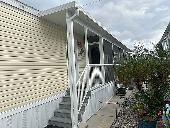 4th image of 17021 Upriver Dr