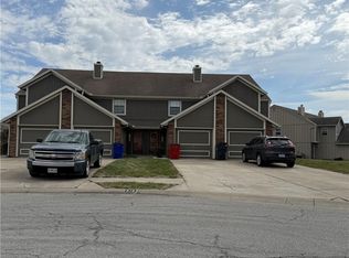 518 NE 6th St APT B, Blue Springs, MO 64014