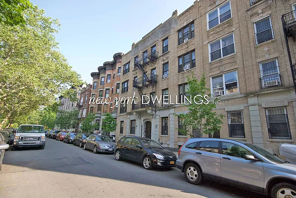 Rented by New York Dwellings LLC | media 37