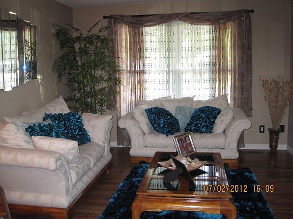 4th image of 101 Herbert Dr