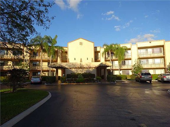 2nd image of 10428 E Clairmont Cir #211
