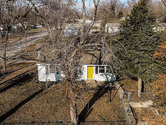 3rd image of 5600 E 40th St