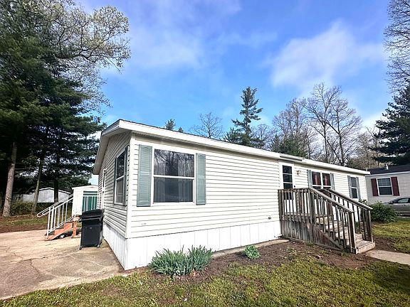 3rd image of 13259 Pinewood Dr