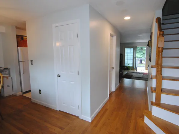 7 Meadowview Cir, Nashua, NH 03062