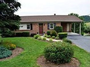 18 Roseland Ln, Fries, VA 24330