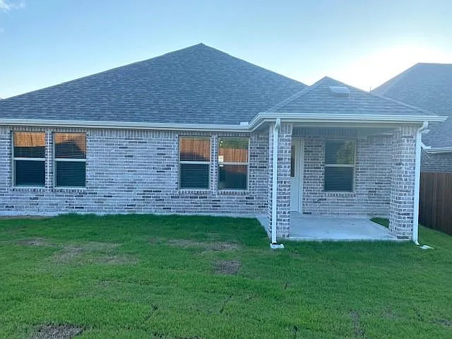 1902 Canyon Ln — Photo 18