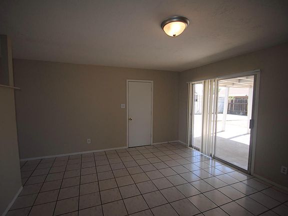 4th image of 8151 W Amelia Ave