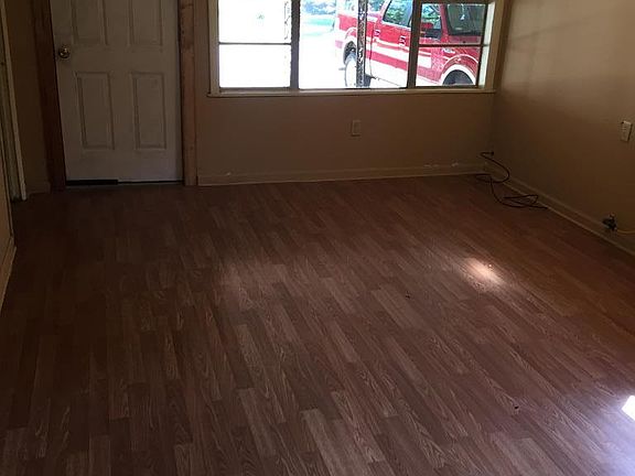 3rd image of 15059 Depot St