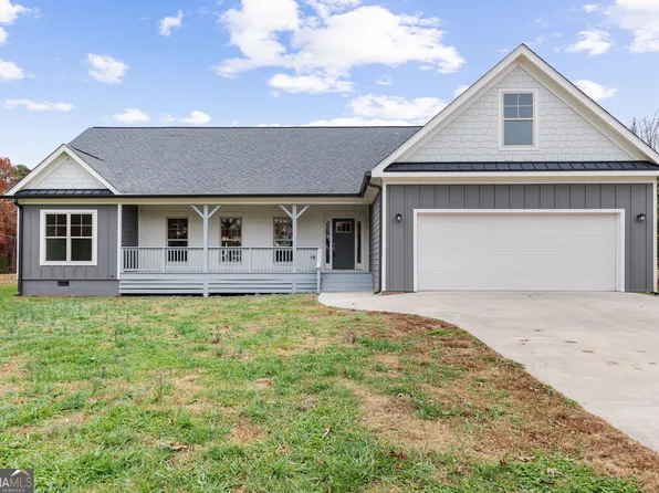 105 Towerview Cir, Mount Airy, GA 30563