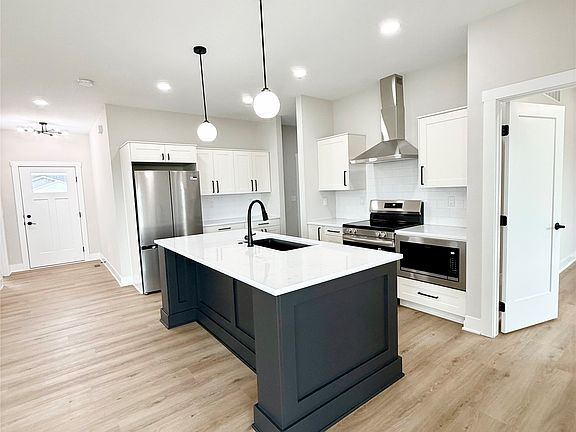 5th image of 1946 Tuscany Dr SE