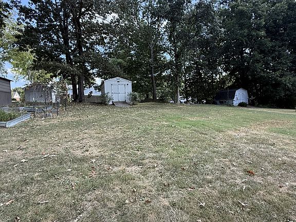 5th image of 512 Tyler Ct