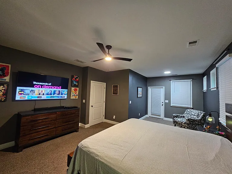 160 Amherst Way — Photo 11