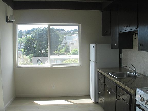 4th image of 981 Elizabeth St #12