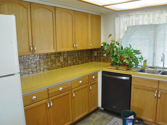 5th image of 813 Rockledge Dr